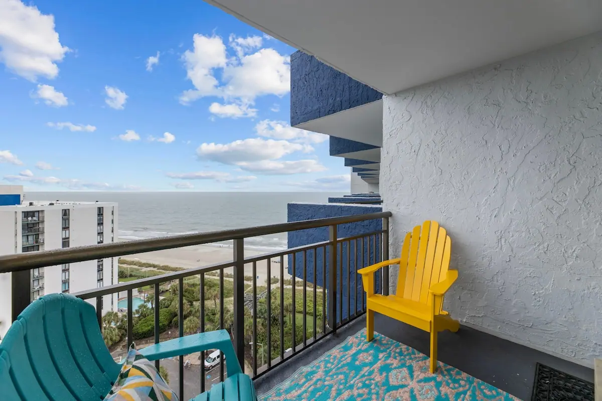 What A View! — Renovated Condo with Gorgeous Ocean Views