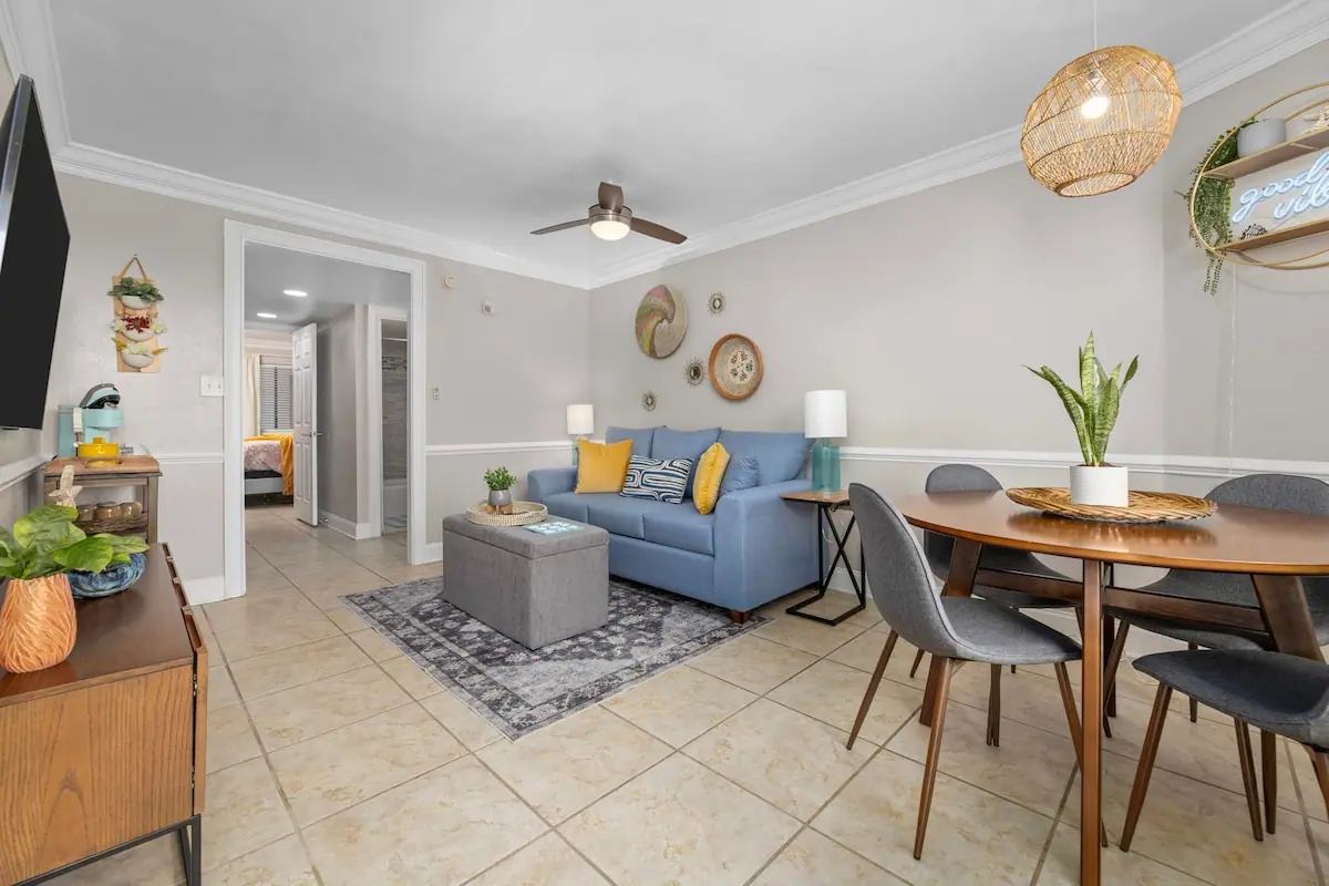 Dining Table for 4 — Renovated Condo with Gorgeous Ocean Views