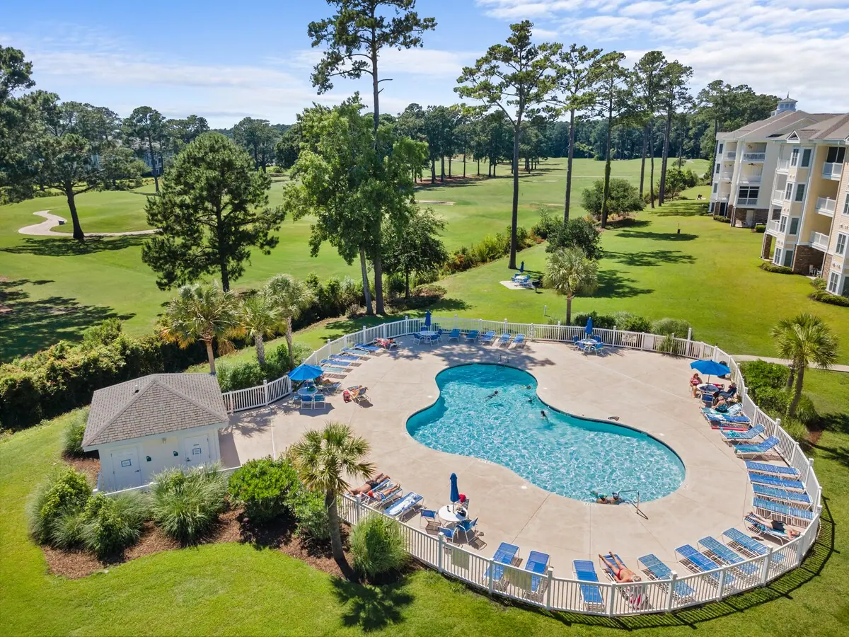 Magnolia 302 · Golf & Lake Hideaway 3BR in Myrtle Beach, South Carolina: photo 4 of 10