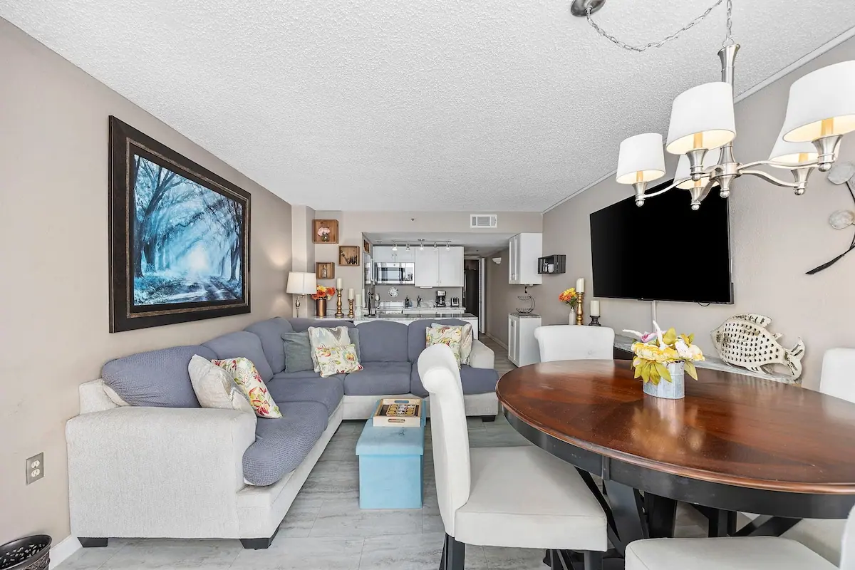Direct Oceanfront Condo, Balcony & Pool in Myrtle Beach, South Carolina: photo 8 of 10