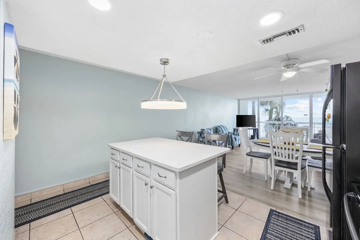 The Tide Calls 1BR Ocean Front in Murrells Inlet, South Carolina: photo 10 of 10