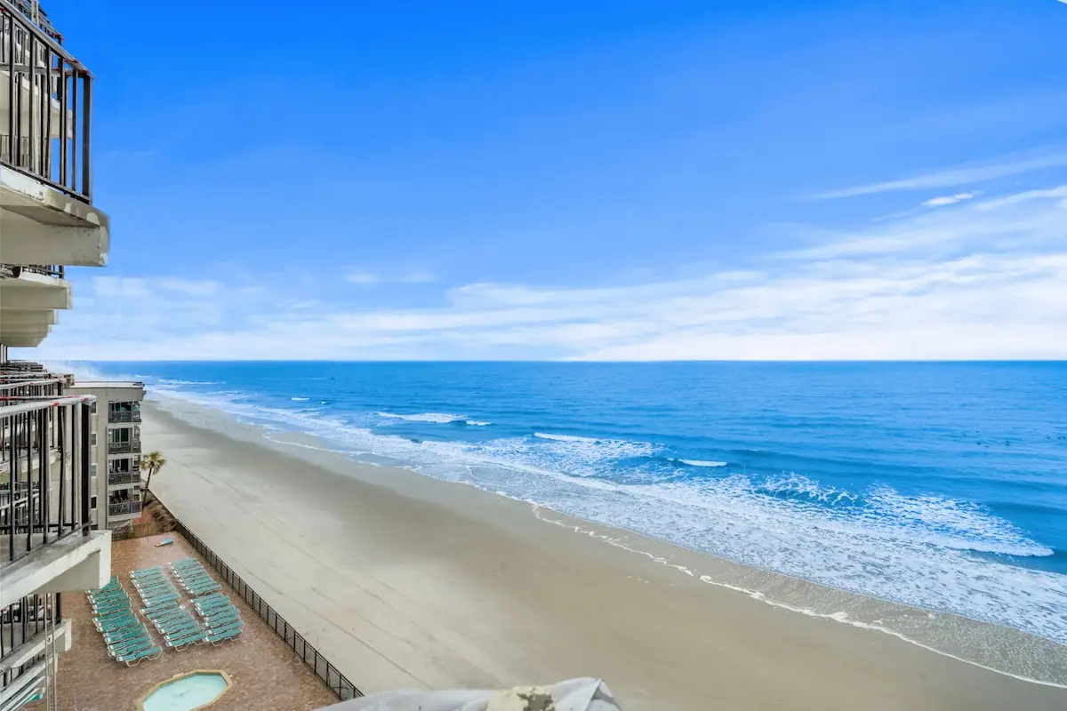 Shoreline Escape: Oceanfront 2BR/2BA Sanctuary in Murrells Inlet, South Carolina: photo 4 of 10