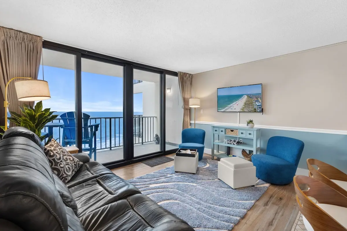 Shoreline Escape: Oceanfront 2BR/2BA Sanctuary in Murrells Inlet, South Carolina: photo 6 of 10